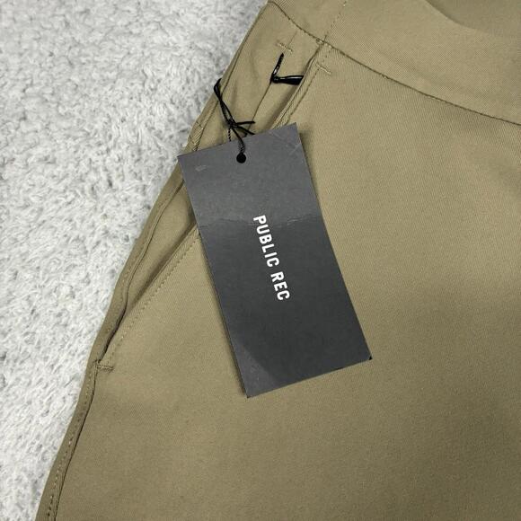 Public Rec Men’s Field Green Gamechanger 5-Pocket Pant 33x28 NWT Casual Athletic - Picture 2 of 8